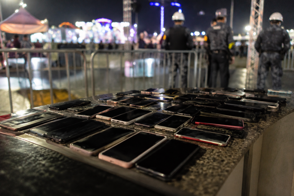 Polícia Militar recupera mais de 30 celulares furtados durante festival de música em São Paulo policia-militar-recupera-mais-de-30-celulares-furtados-durante-festival-de-musica-em-sao-paulo