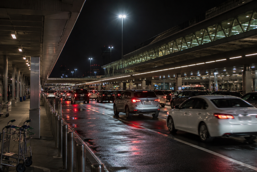 Briga entre taxistas e motoristas de aplicativo deixa homem ferido no Aeroporto de Guarulhos briga-entre-taxistas-e-motoristas-de-aplicativo-deixa-homem-ferido-no-aeroporto-de-guarulhos