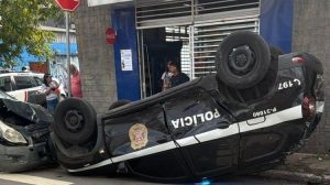 viatura-da-policia-civil-capota-apos-colisao-na-zona-norte-de-sp